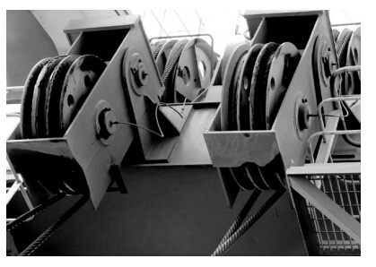 原門(mén)機(jī)超載取力裝置分析圖